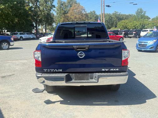 2018 Nissan Titan SV