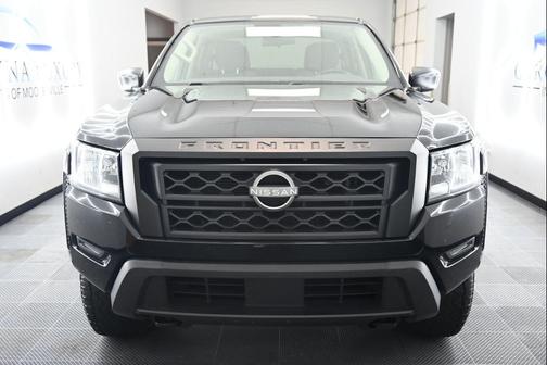 2022 Nissan Frontier S