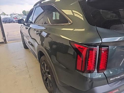 2023 Kia Sorento S