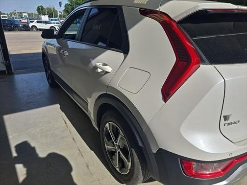 2023 Kia Niro EX