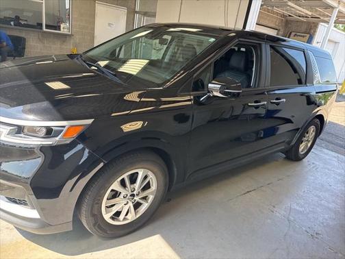 2022 Kia Carnival LXS
