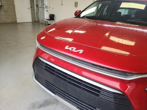 2023 Kia Niro LX