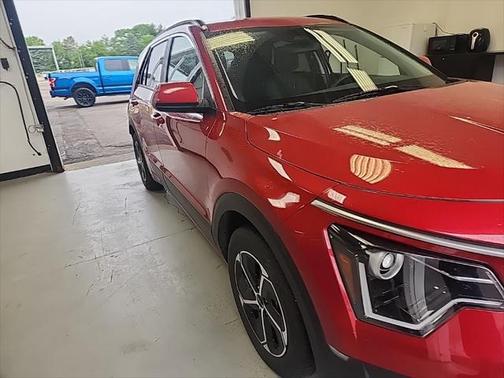 2023 Kia Niro LX