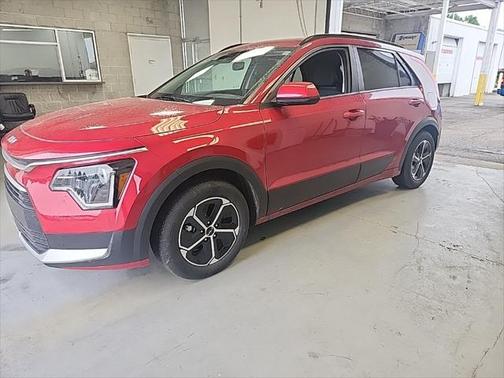 2023 Kia Niro LX