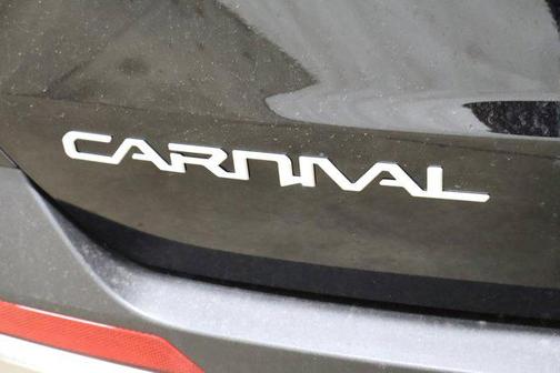 2025 Kia Carnival SX