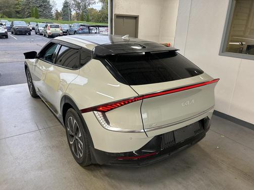 2022 Kia EV6 Wind