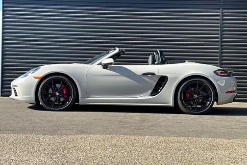 2024 Porsche 718 Boxster S