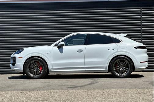 2025 Porsche Cayenne Turbo