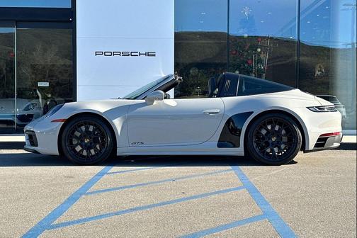 2022 Porsche 911 Targa 4 GTS