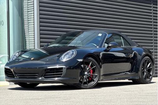 2019 Porsche 911 Carrera 4S Cabriolet