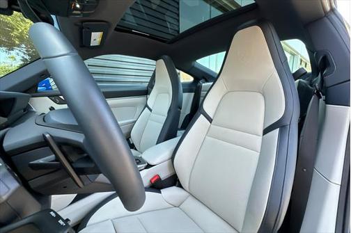 2025 Porsche 911 Carrera