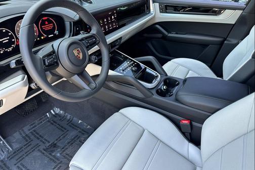 2025 Porsche Cayenne Cayenne