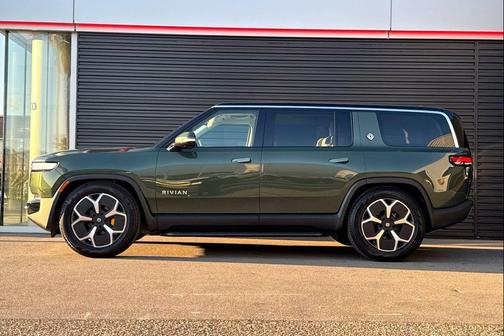 2023 Rivian R1S Adventure