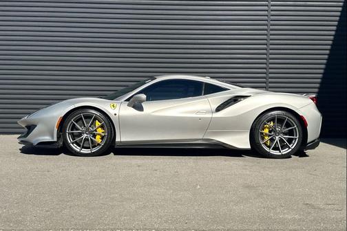 2020 Ferrari 488 Pista Base