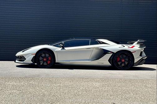 Bianco Canopus Matt 2020 Lamborghini Aventador SVJ Base