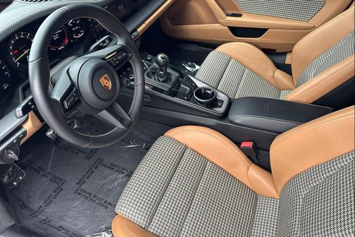 2022 Porsche 911 GT3 w/Touring Package