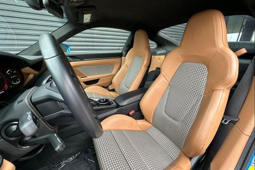 2022 Porsche 911 GT3 w/Touring Package