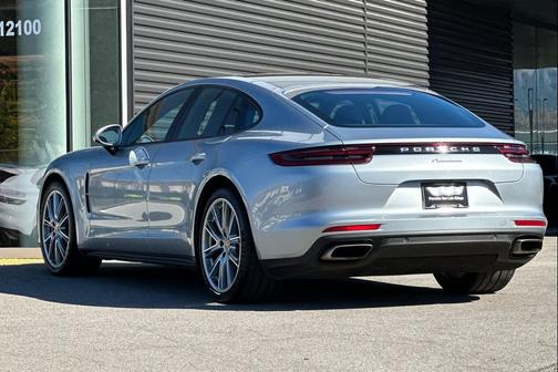2019 Porsche Panamera 4