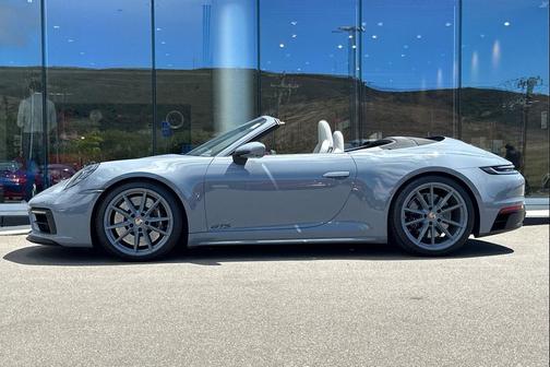 2023 Porsche 911 Carrera 4 GTS