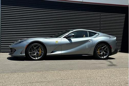 2019 Ferrari 812 Superfast Base