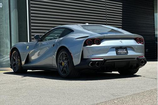 2019 Ferrari 812 Superfast Base