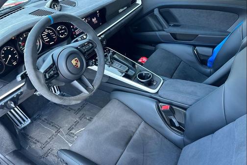 2023 Porsche 911 Dakar