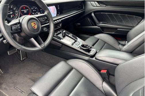 2022 Porsche 911 Carrera 4 GTS