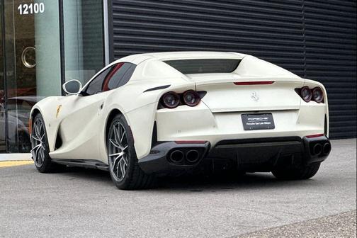 2023 Ferrari 812 GTS Base