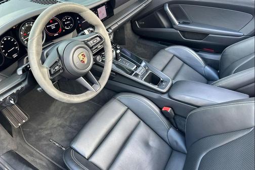 2022 Porsche 911 Carrera GTS