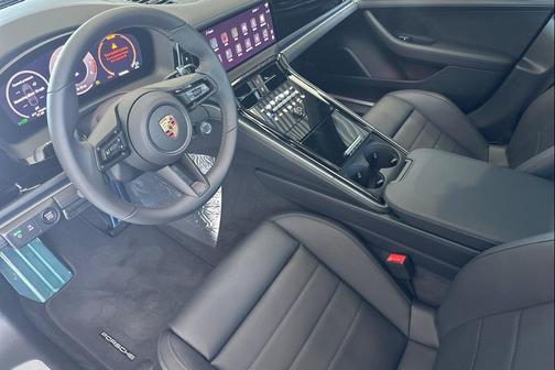 2025 Porsche Panamera RWD
