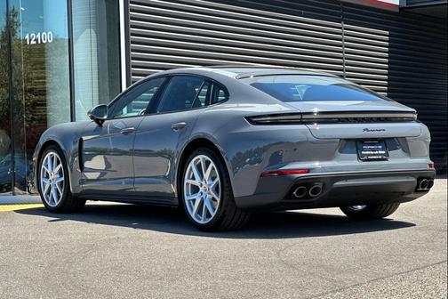 2025 Porsche Panamera RWD