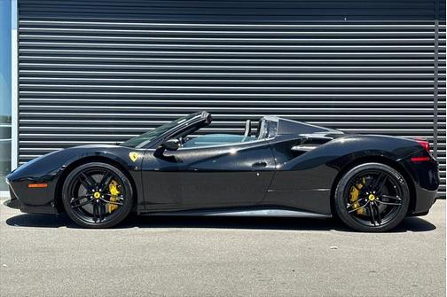 2018 Ferrari 488 Spider Base