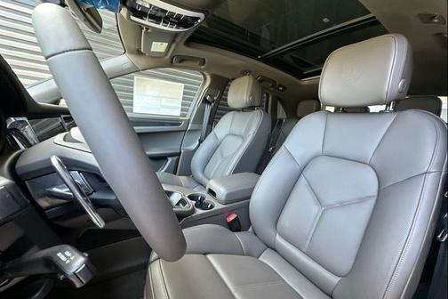 2025 Porsche Macan T
