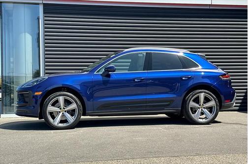 2025 Porsche Macan Base