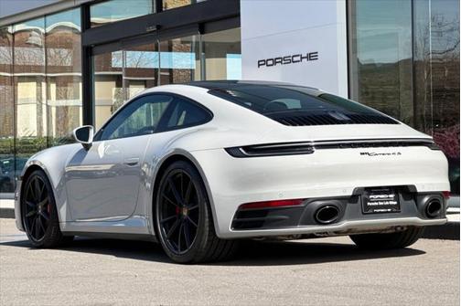 2022 Porsche 911 Carrera 4S