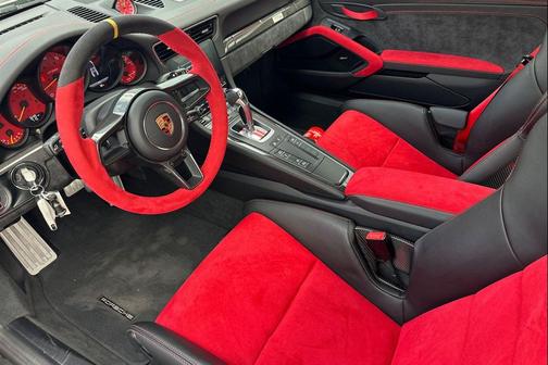 2018 Porsche 911 GT2 RS