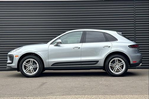 2026 Porsche Macan AWD