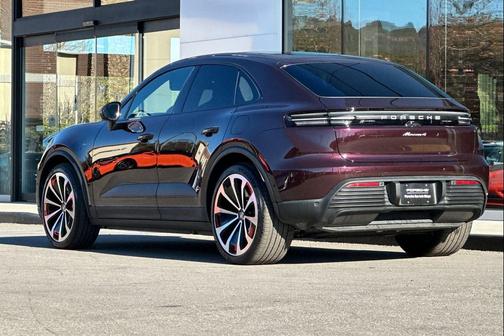 2025 Porsche Macan 4