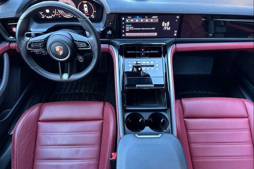 2024 Porsche Panamera 4