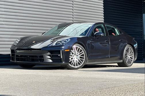 2024 Porsche Panamera 4