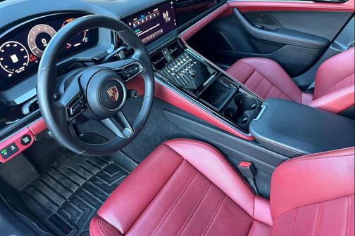 2024 Porsche Panamera 4