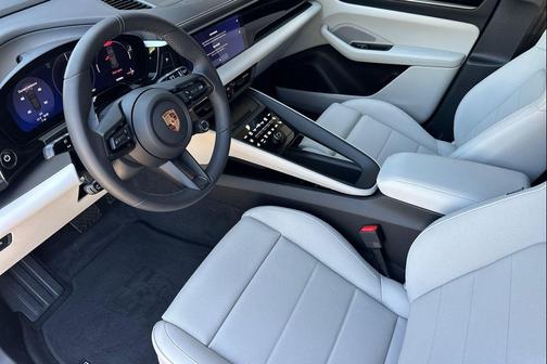 Jet Black 2026 Porsche Macan Macan Electric 4