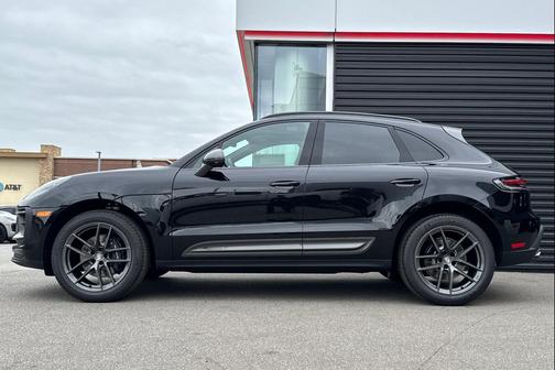2025 Porsche Macan T
