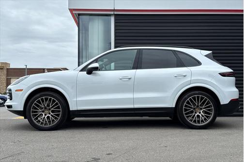 2023 Porsche Cayenne Platinum Edition