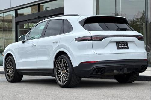 2023 Porsche Cayenne Platinum Edition