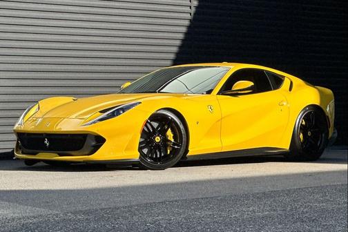 2019 Ferrari 812 Superfast Base