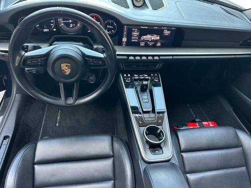 Gentian Blue Metallic 2021 Porsche 911 Turbo