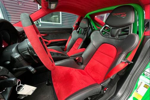 Paint to Sample: Signal Green 2018 Porsche 911 GT2 RS