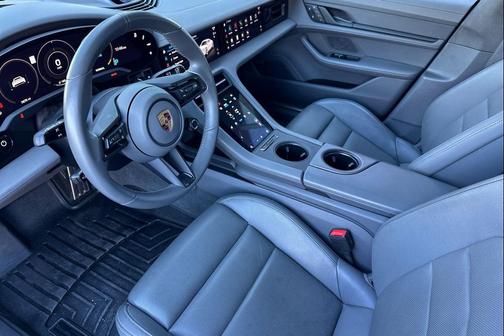 2022 Porsche Taycan Turbo