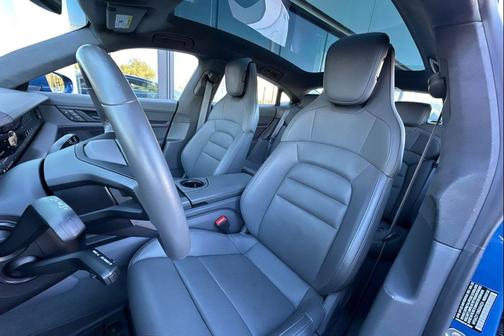 2022 Porsche Taycan Turbo